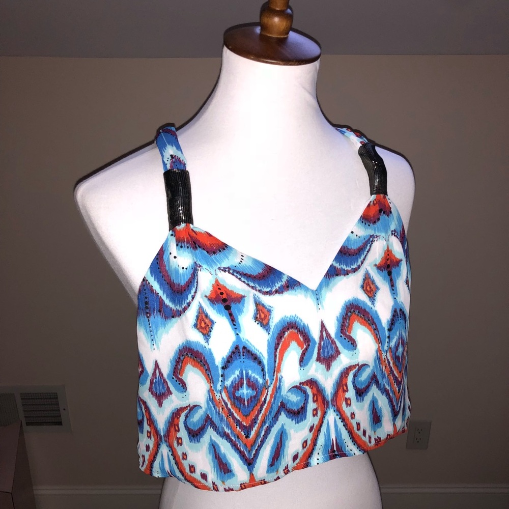 Bebe Crop Top - Picture 2 of 7
